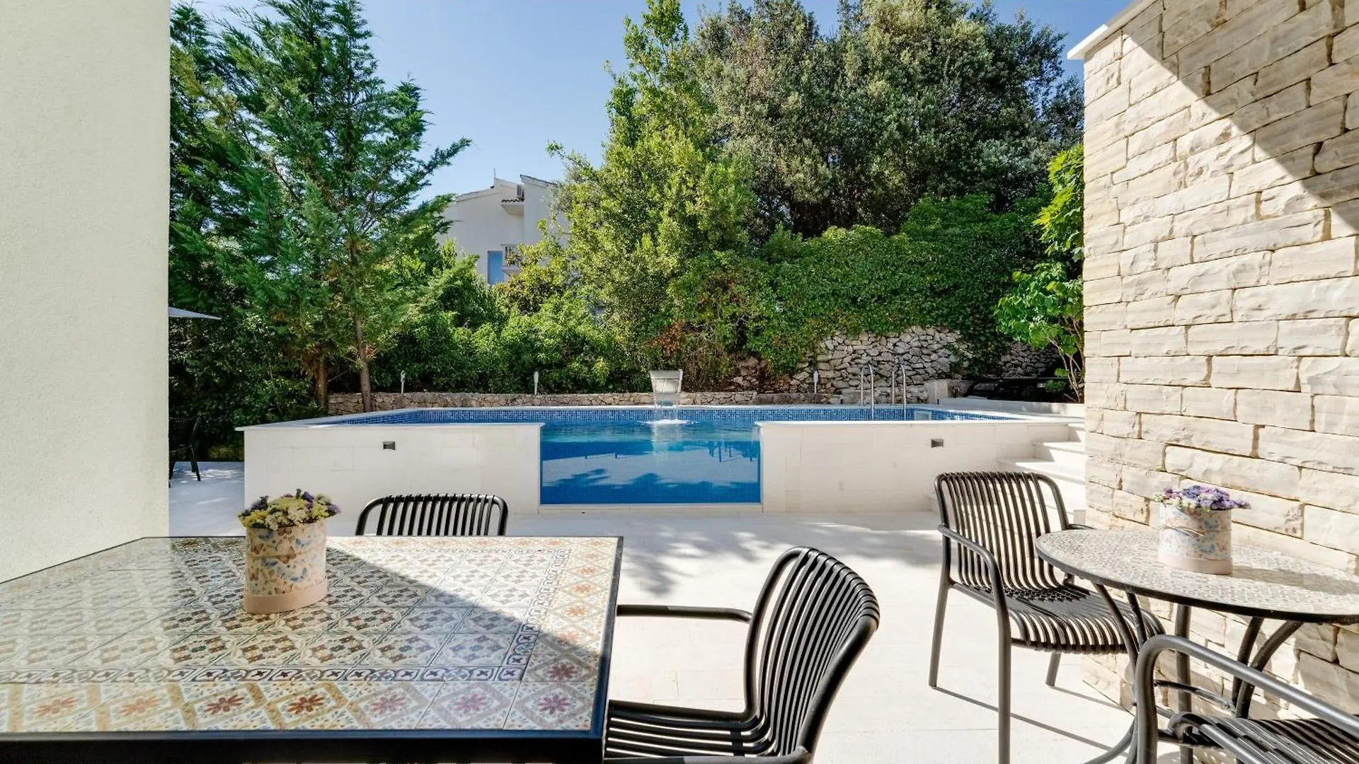 Villa Hedonia With Heated Pool, Diklo ザダル